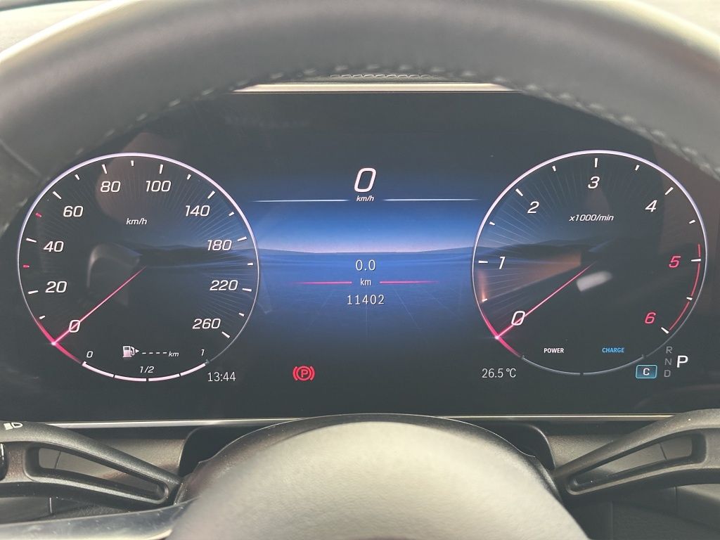 Mercedes-Benz GLC 300 2025 г. Чёрный, пробег 11390 км