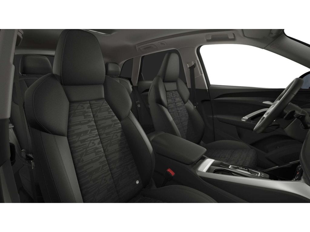 Audi Q5 2026 г. Чёрный, пробег 26454 км