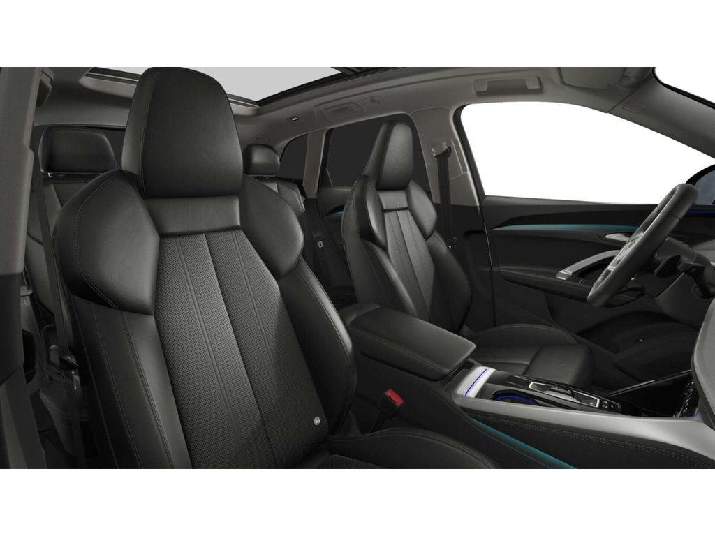 Audi Q5 2026 г. Белый, пробег 15566 км