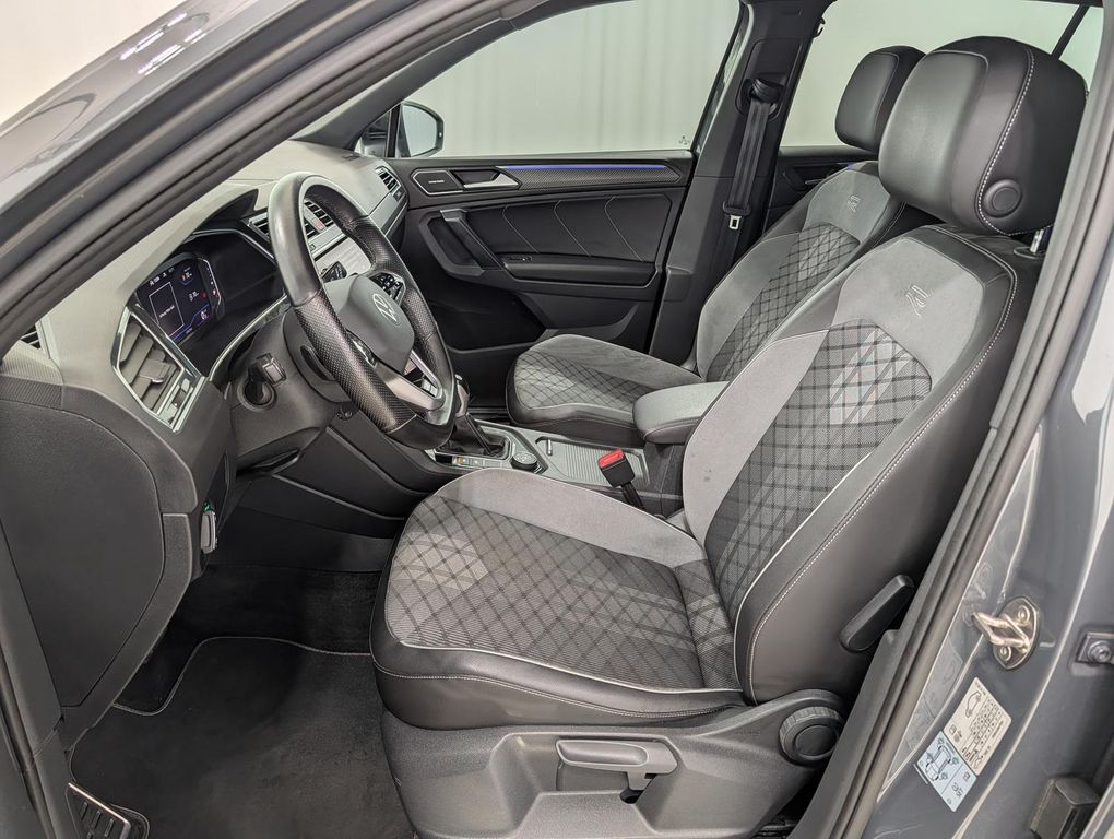 Volkswagen Tiguan 2022 г. Серый, пробег 54230 км