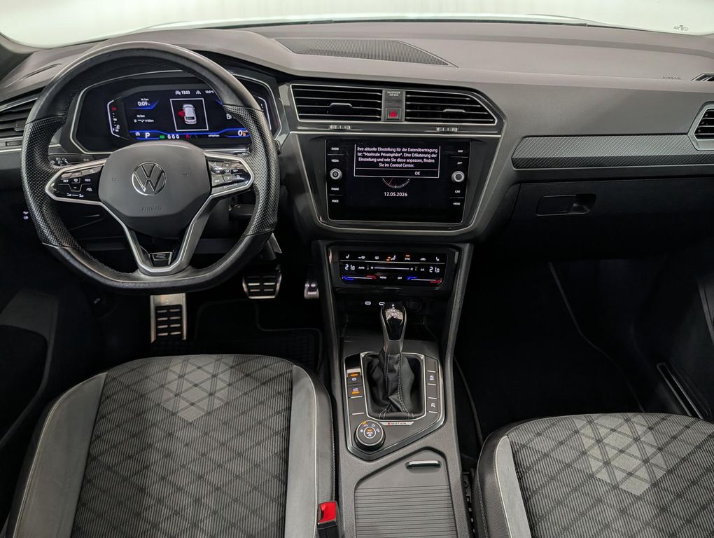 Volkswagen Tiguan 2022 г. Серый, пробег 54230 км