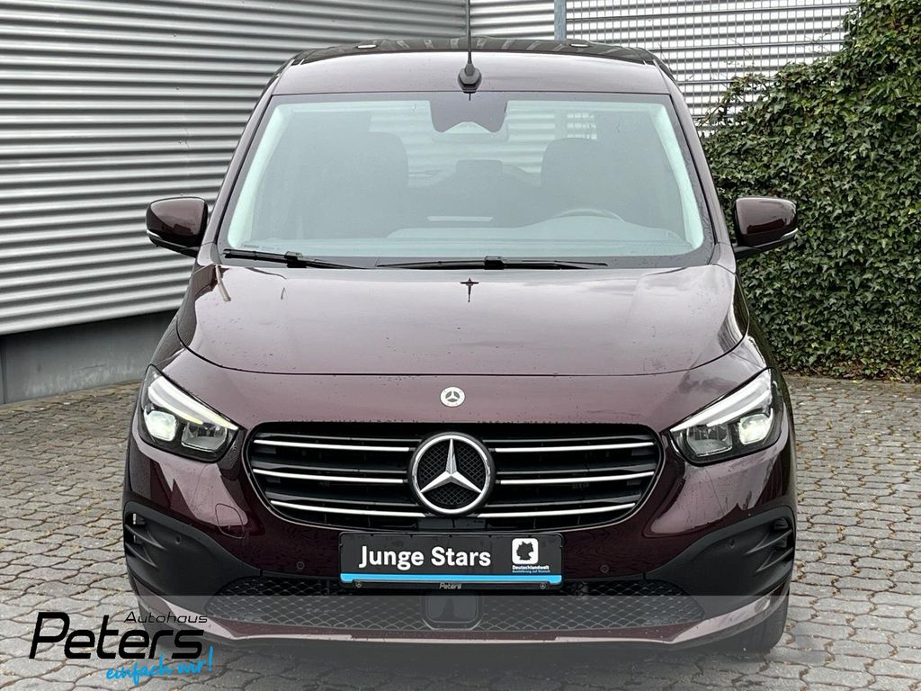 Mercedes-Benz T-CLASS 2022 г. Красный, пробег 47990 км