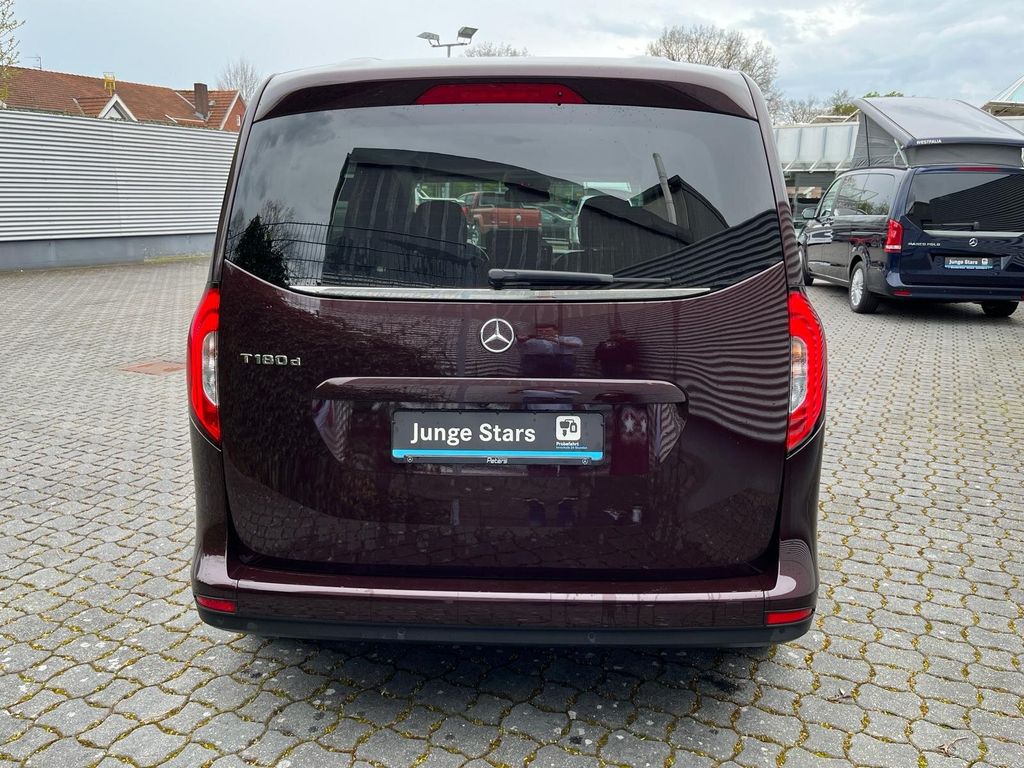 Mercedes-Benz T-CLASS 2022 г. Красный, пробег 47990 км