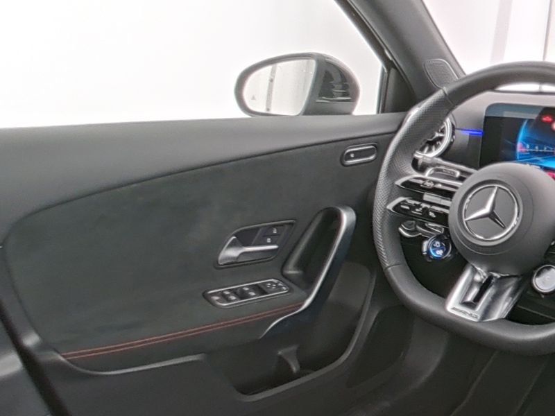 Mercedes-Benz A 35 AMG 2025 г. Чёрный, пробег 10292 км