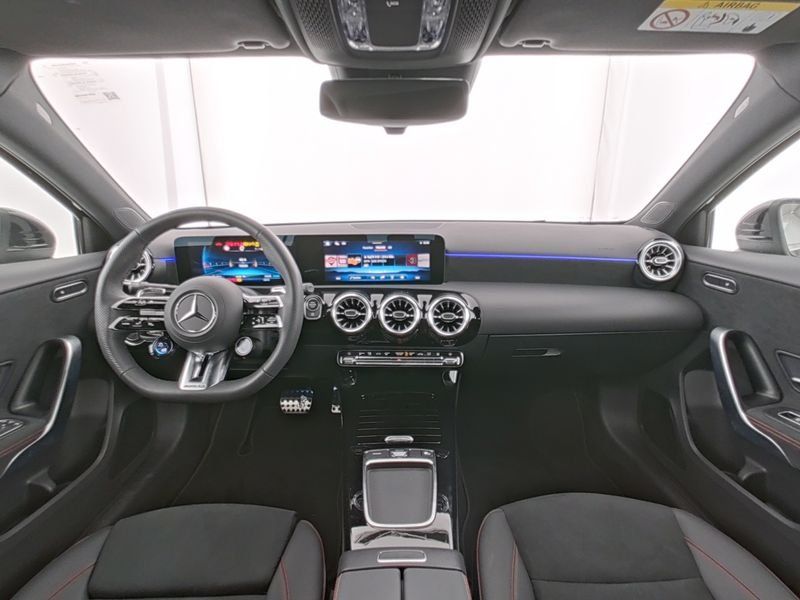 Mercedes-Benz A 35 AMG 2025 г. Чёрный, пробег 10292 км