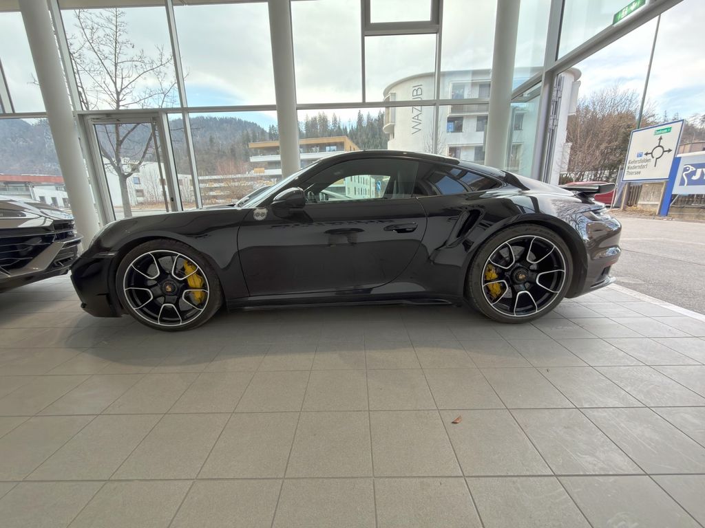 Porsche 992 2021 г. Чёрный, пробег 24030 км
