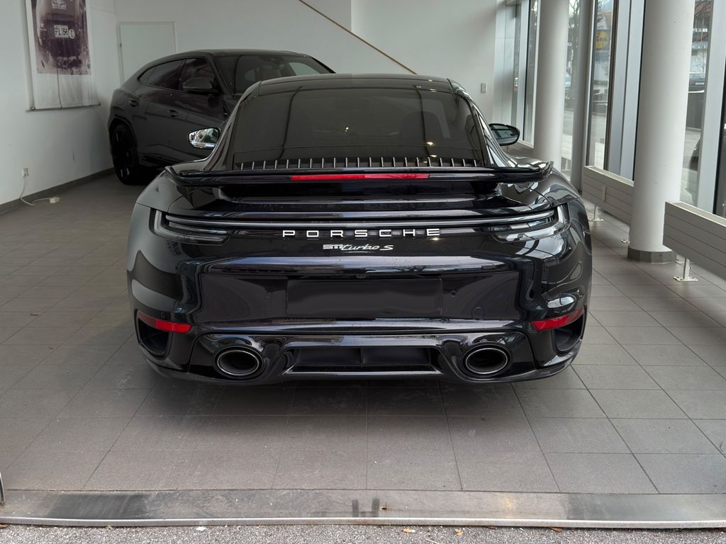 Porsche 992 2021 г. Чёрный, пробег 24030 км