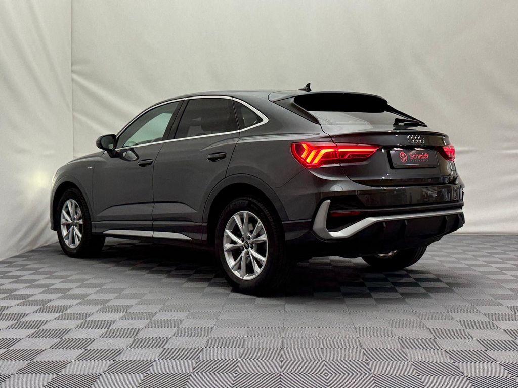 Audi Q3 2023 г. Серый, пробег 60000 км