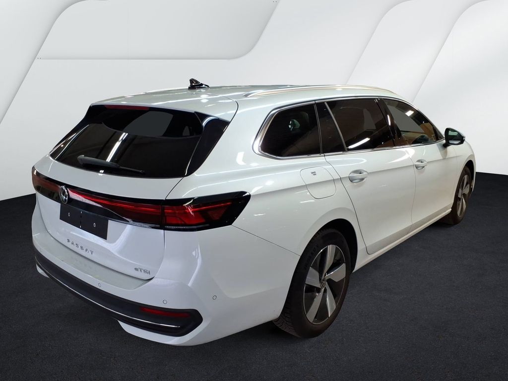 Volkswagen PASSAT VARIANT 2026 г. Белый, пробег 25125 км