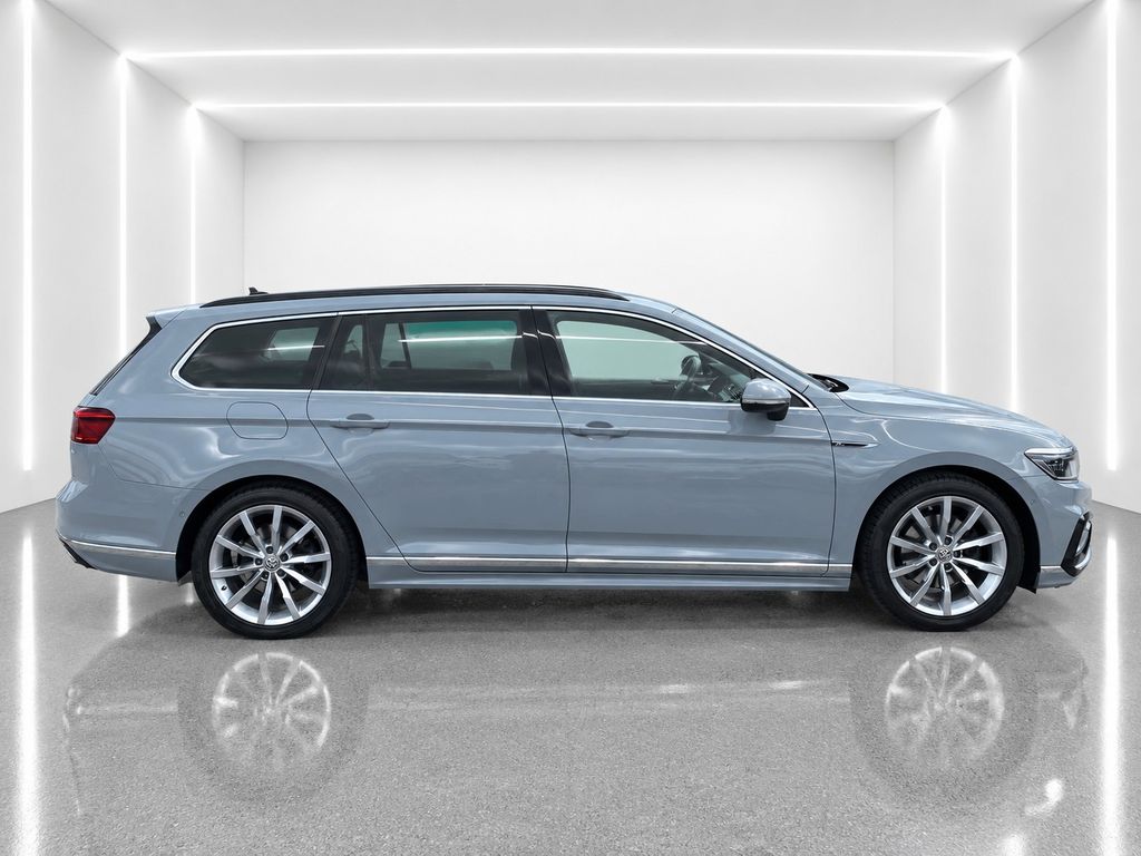 Volkswagen PASSAT VARIANT 2023 г. Серый, пробег 38000 км