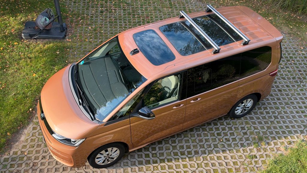 Volkswagen T7 MULTIVAN 2022 г. Бежевый, пробег 55000 км