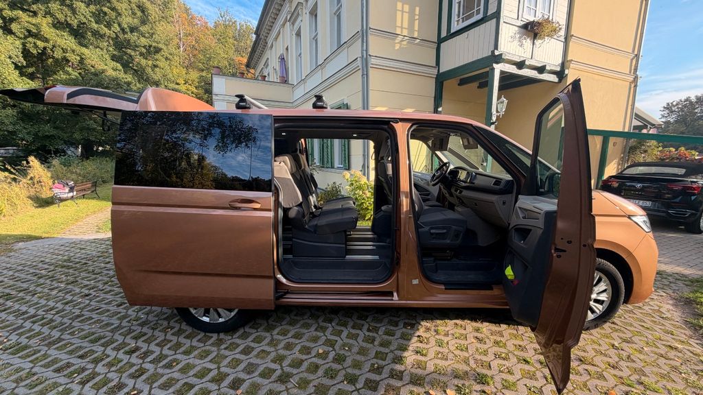 Volkswagen T7 MULTIVAN 2022 г. Бежевый, пробег 55000 км