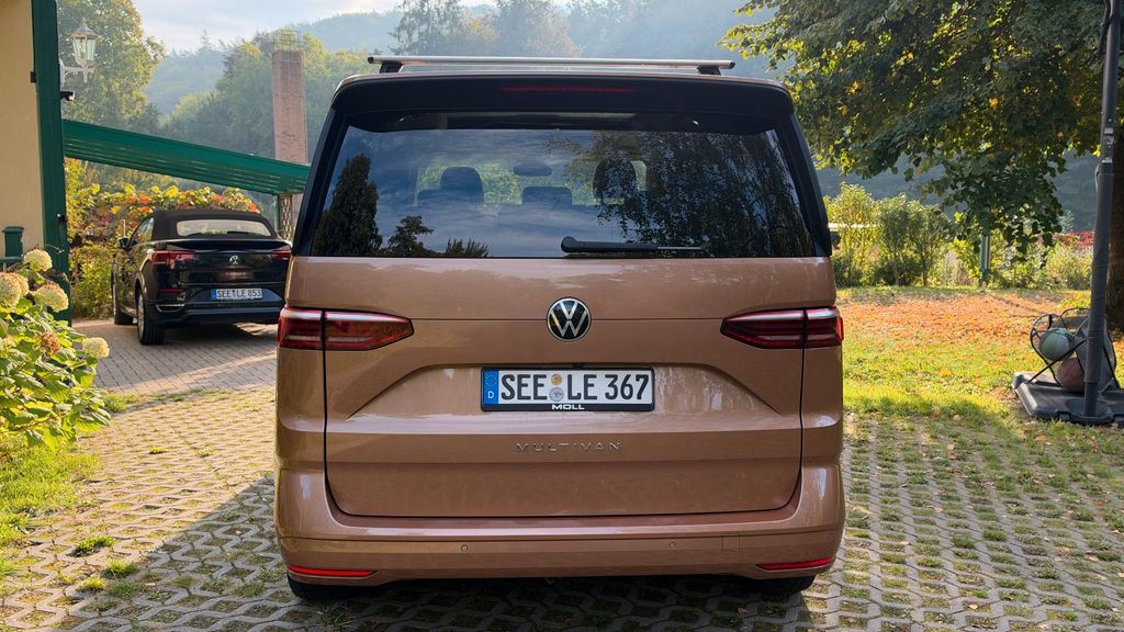 Volkswagen T7 MULTIVAN 2022 г. Бежевый, пробег 55000 км