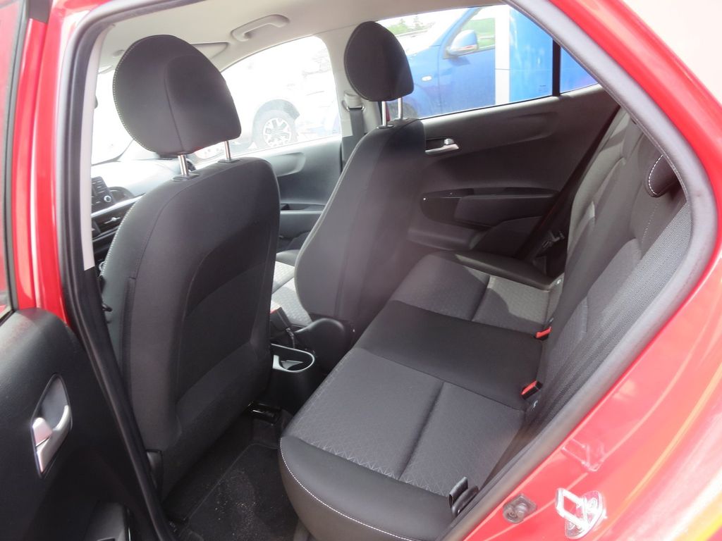 Kia Picanto 2021 г. Красный, пробег 17000 км
