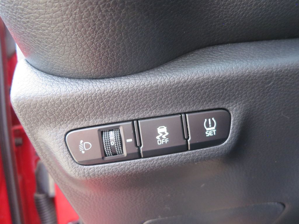 Kia Picanto 2021 г. Красный, пробег 17000 км