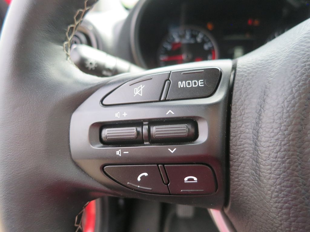 Kia Picanto 2021 г. Красный, пробег 17000 км