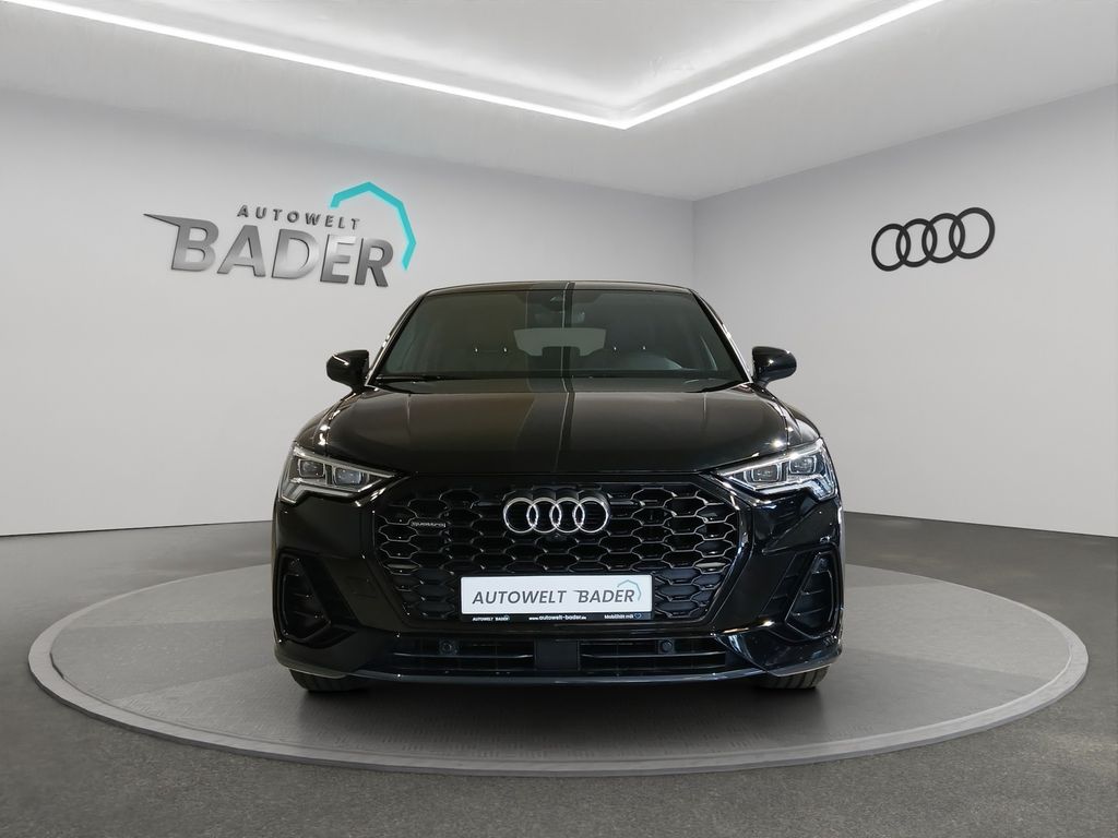 Audi Q3 2021 г. Чёрный, пробег 49093 км