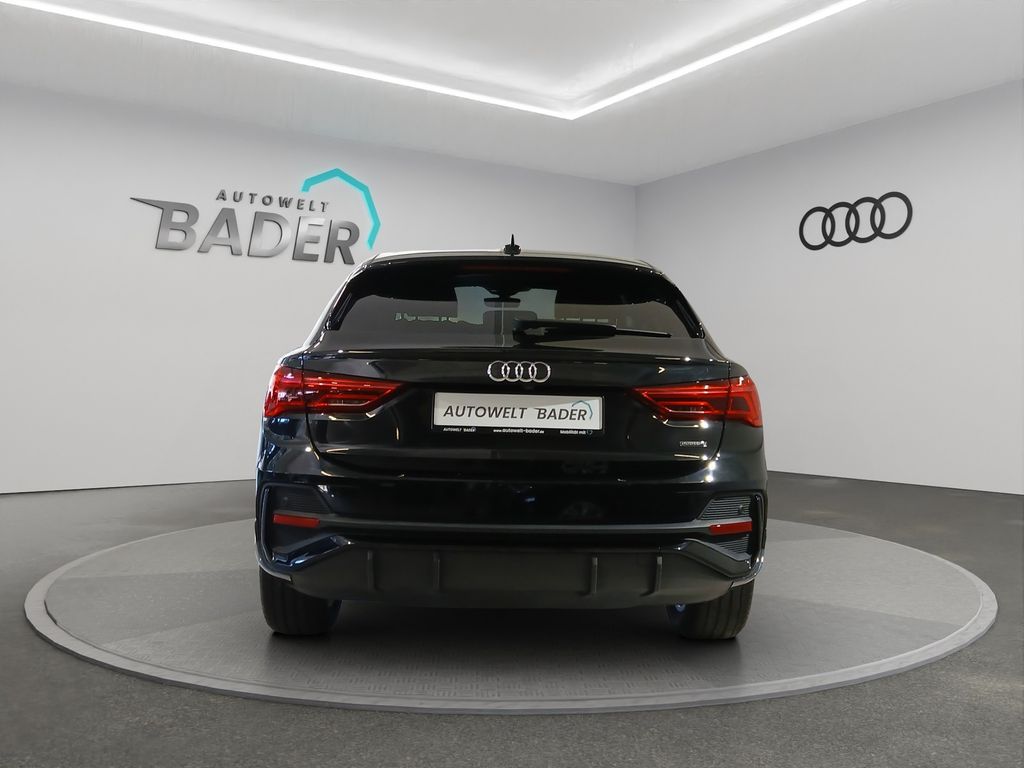 Audi Q3 2021 г. Чёрный, пробег 49093 км