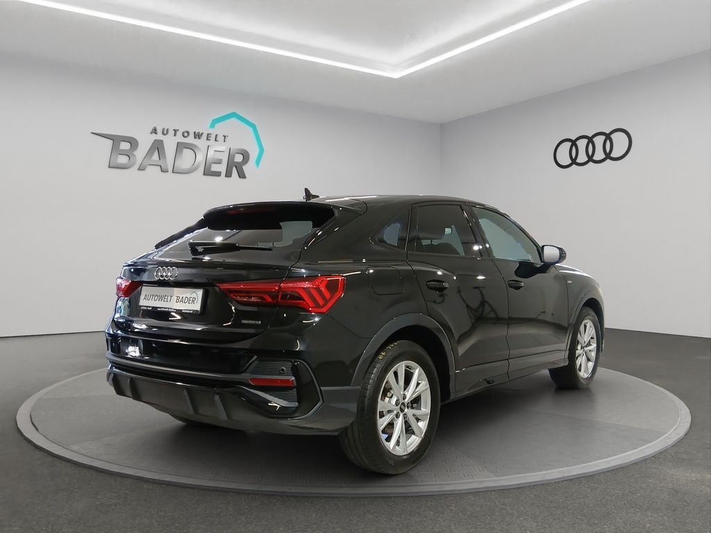 Audi Q3 2021 г. Чёрный, пробег 49093 км