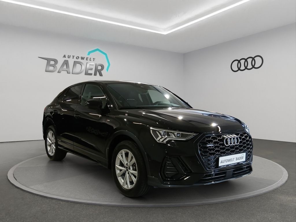 Audi Q3 2021 г. Чёрный, пробег 49093 км