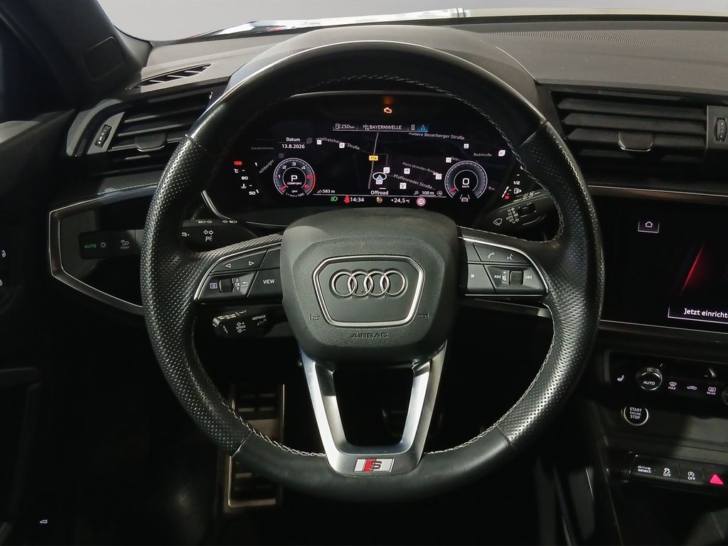 Audi Q3 2021 г. Чёрный, пробег 49093 км