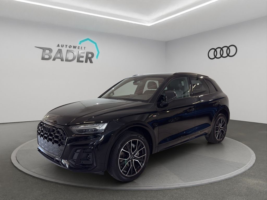 Audi Q5 2023 г. Чёрный, пробег 54400 км