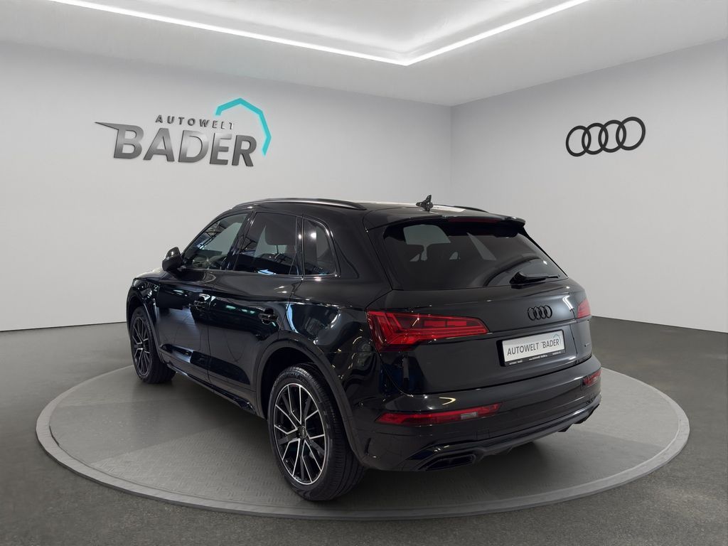 Audi Q5 2023 г. Чёрный, пробег 54400 км