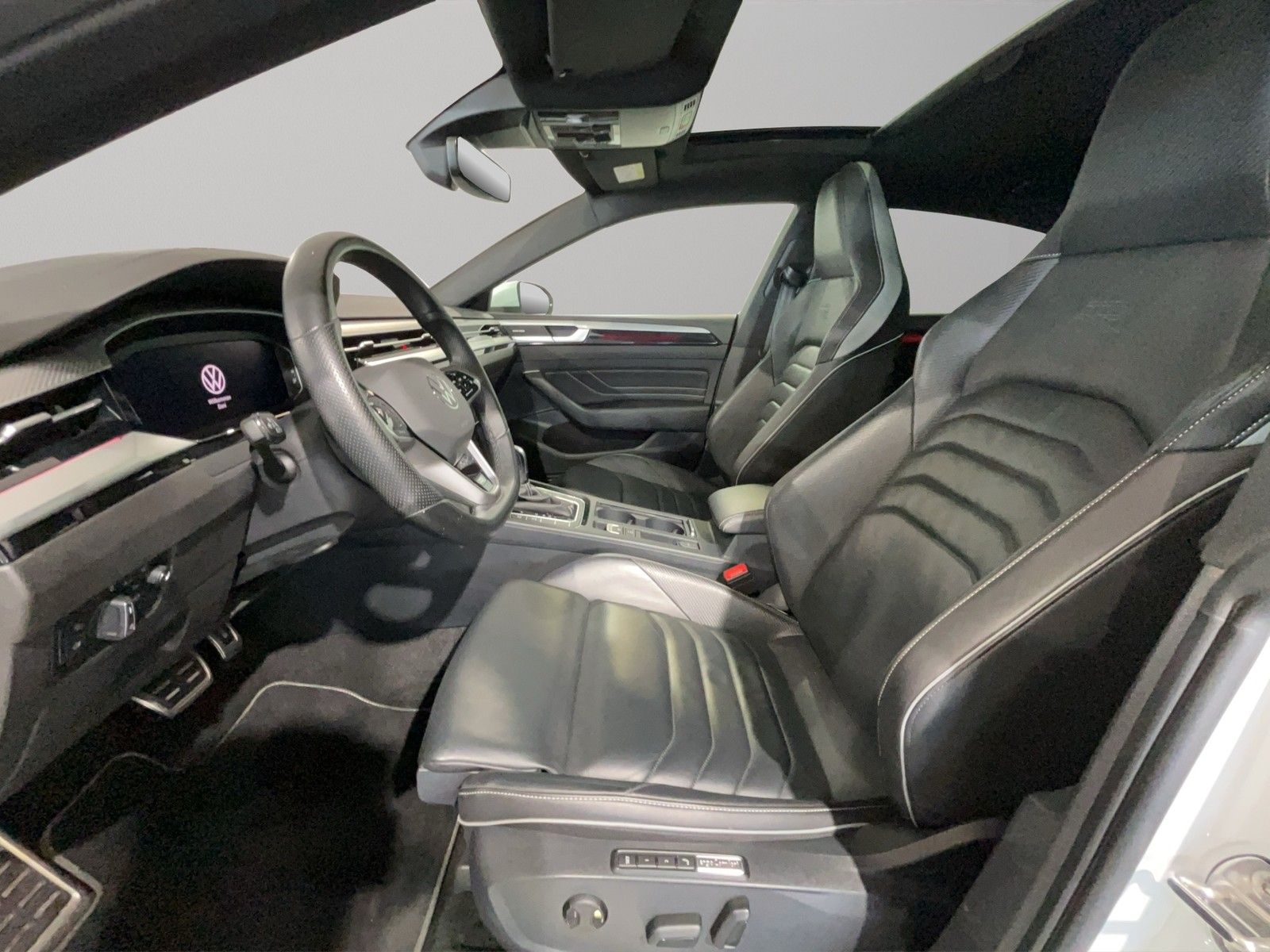 Volkswagen Arteon 2023 г. Белый, пробег 52339 км