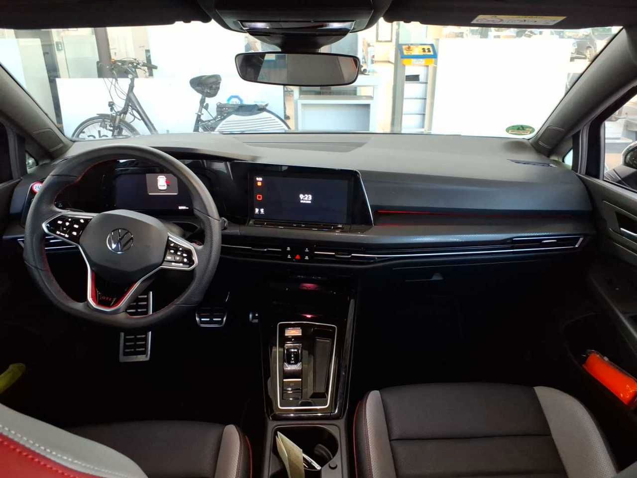 Volkswagen Golf 2023 г. Чёрный, пробег 33431 км