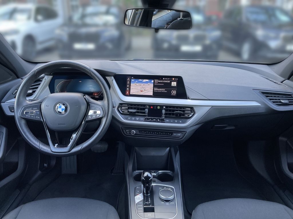 BMW 118 2023 г. Серый, пробег 40584 км