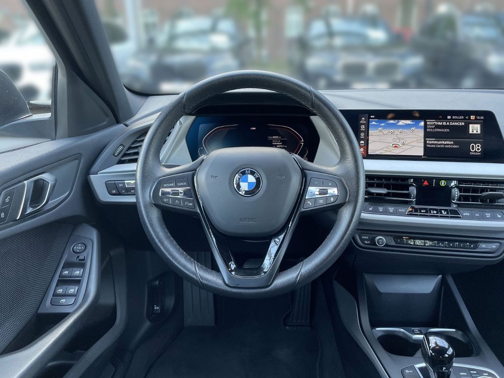 BMW 118 2023 г. Серый, пробег 40584 км