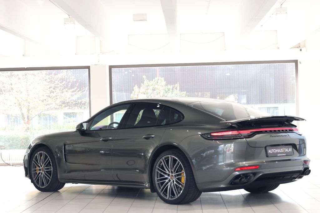 Porsche Panamera 2021 г. Зелёный, пробег 7780 км