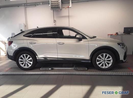 Audi Q3 2023 г. Серебристый, пробег 46100 км