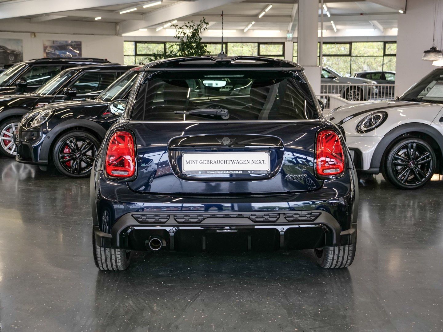Mini COOPER 2023 г. Чёрный, пробег 48305 км