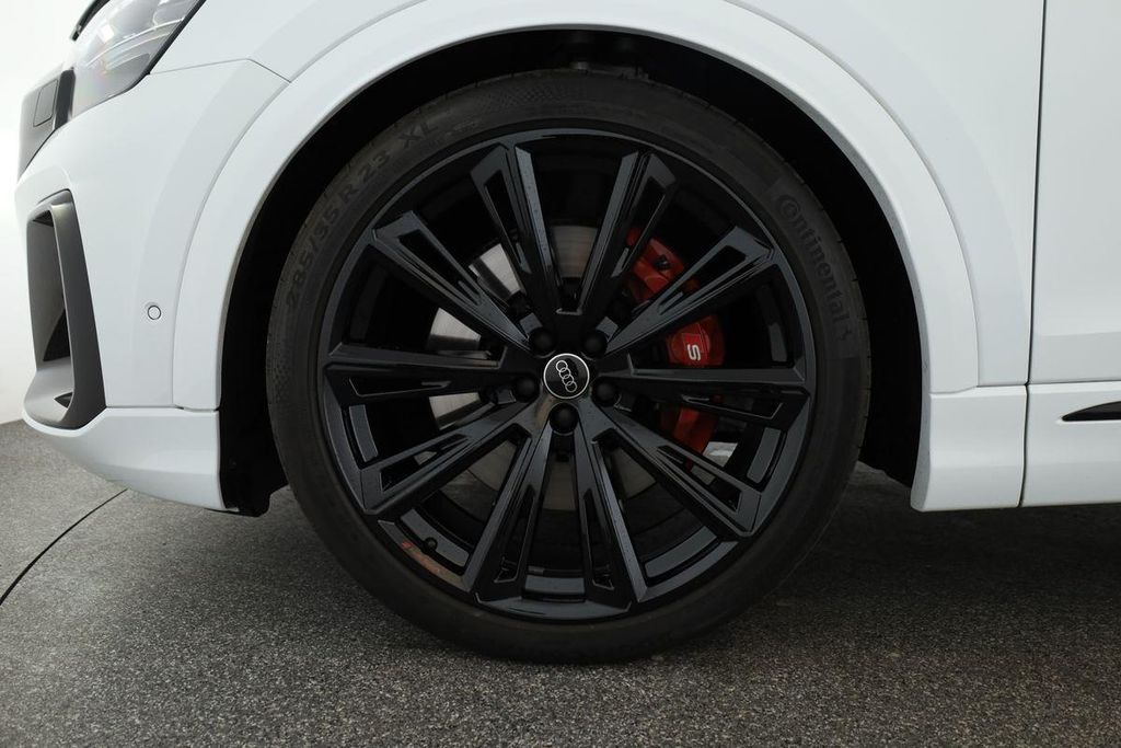 Audi SQ8 2024 г. Белый, пробег 37400 км