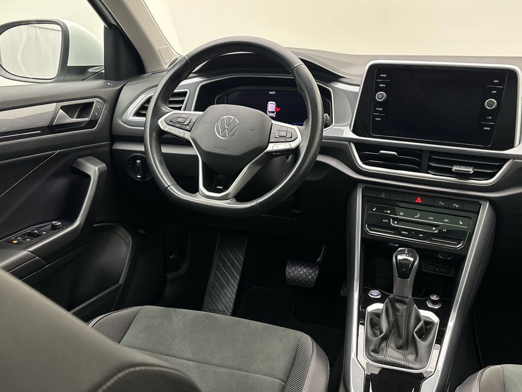 Volkswagen T-Roc 2022 г. Белый, пробег 34635 км