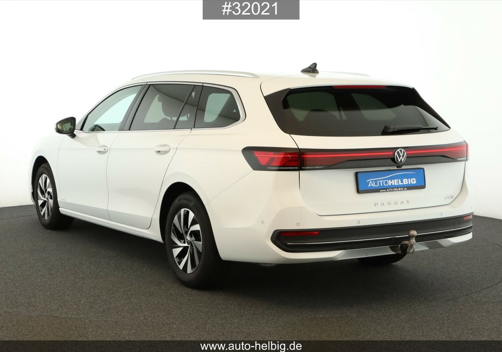 Volkswagen PASSAT VARIANT 2024 г. Белый, пробег 31400 км