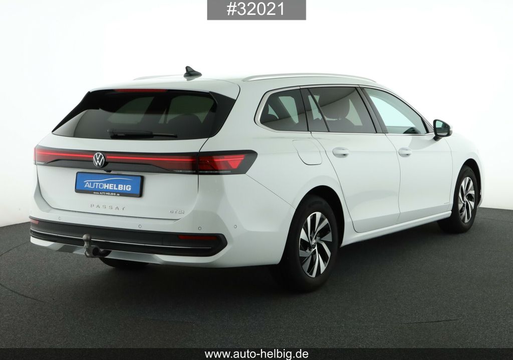 Volkswagen PASSAT VARIANT 2024 г. Белый, пробег 31400 км