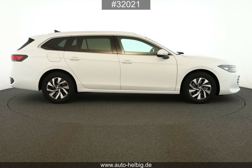 Volkswagen PASSAT VARIANT 2024 г. Белый, пробег 31400 км