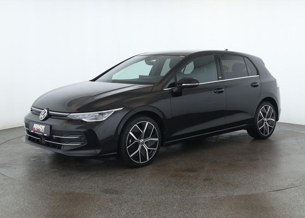 Volkswagen Golf 2024 г. Чёрный, пробег 26400 км