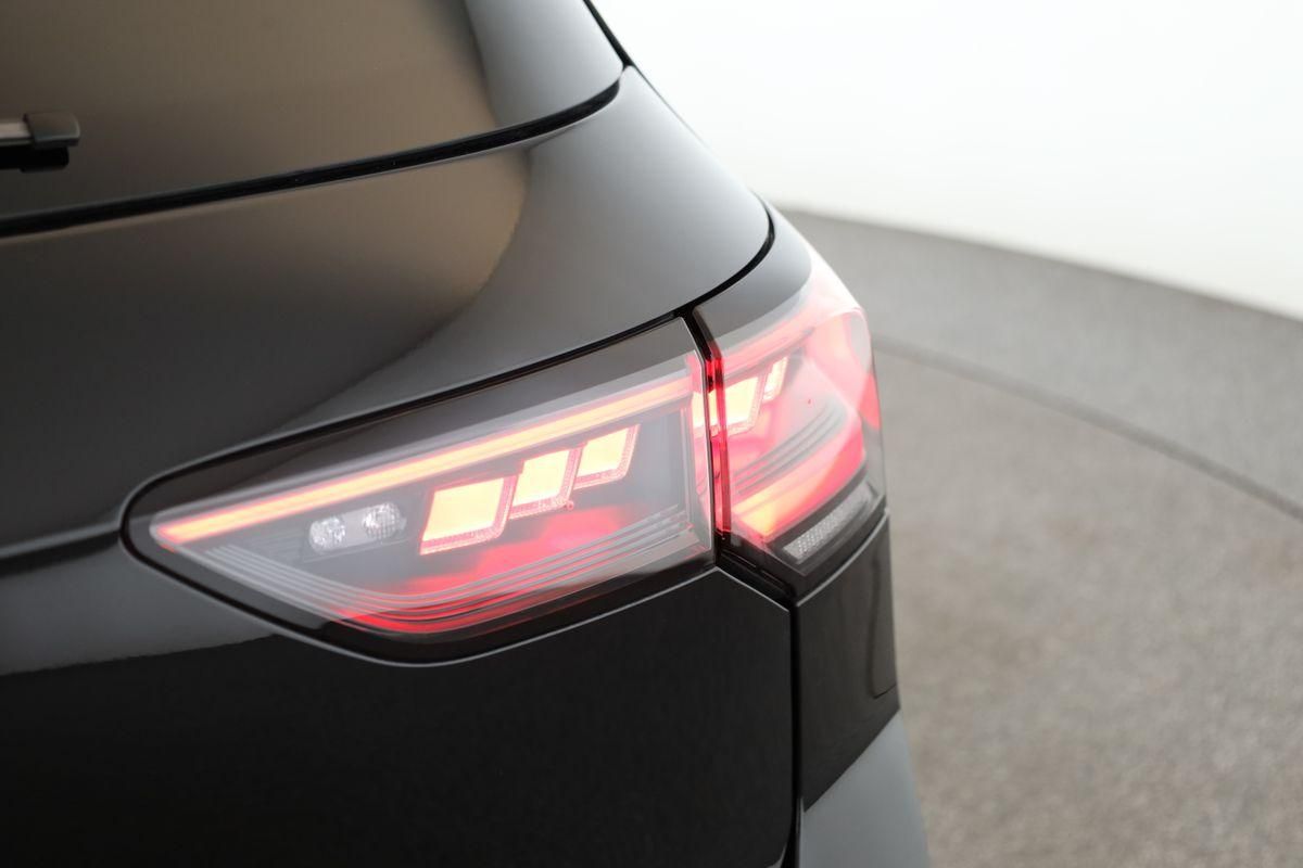 Volkswagen Golf 2024 г. Чёрный, пробег 26400 км