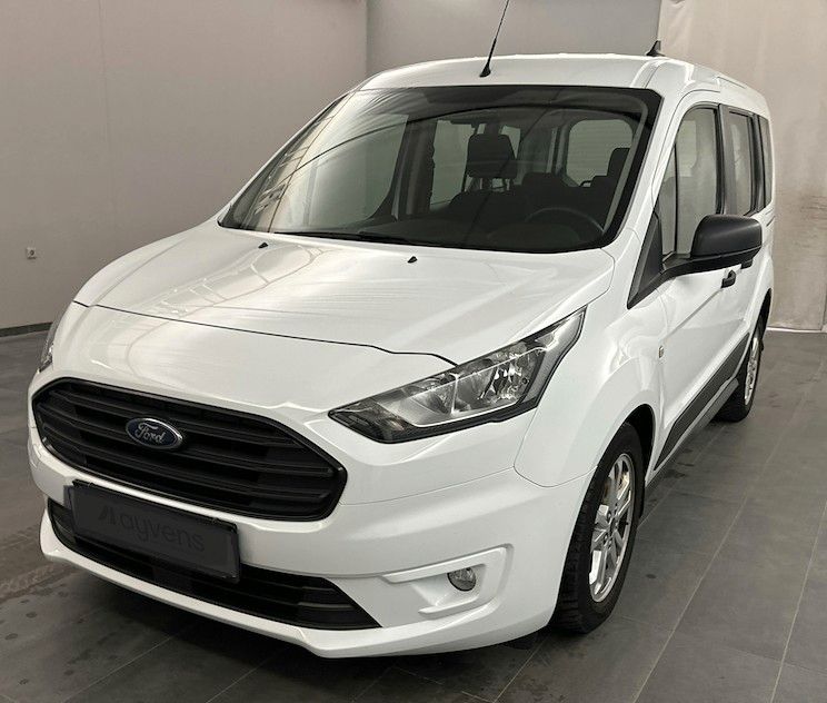 Ford Tourneo Connect 2022 г. Белый, пробег 48600 км