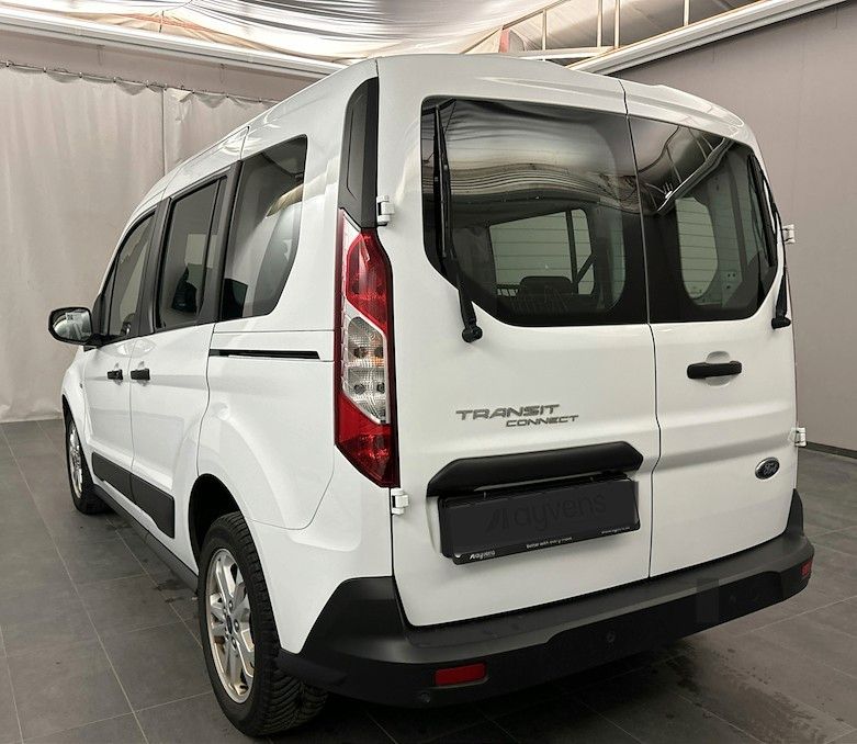 Ford Tourneo Connect 2022 г. Белый, пробег 48600 км
