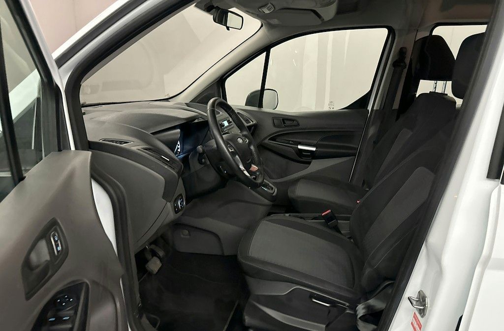 Ford Tourneo Connect 2022 г. Белый, пробег 48600 км