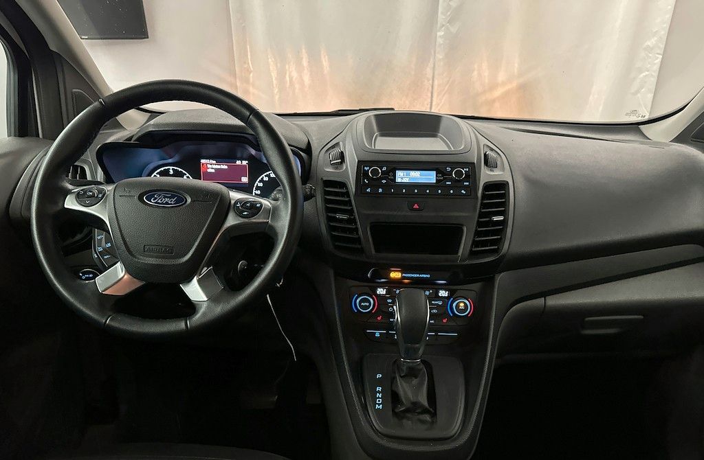 Ford Tourneo Connect 2022 г. Белый, пробег 48600 км