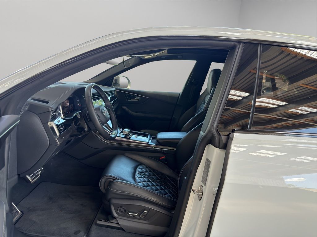 Audi Q8 2023 г. Белый, пробег 46016 км