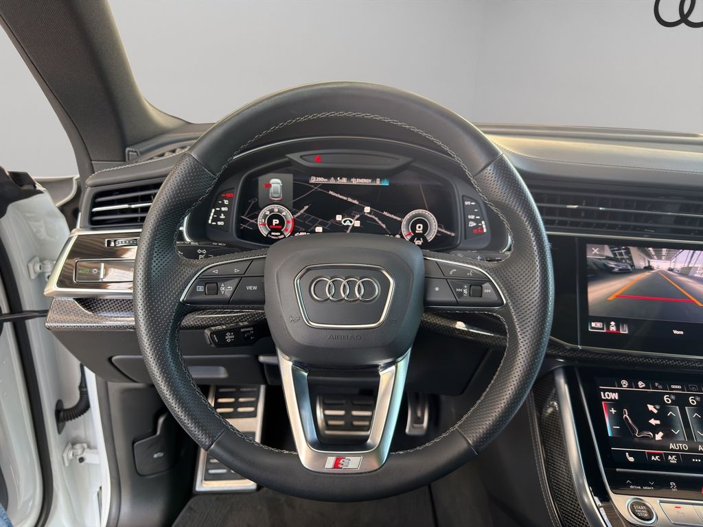 Audi Q8 2023 г. Белый, пробег 46016 км