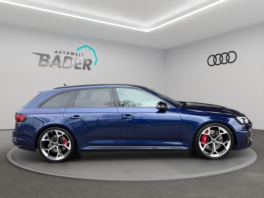 Audi RS4 2024 г. Синий, пробег 49274 км