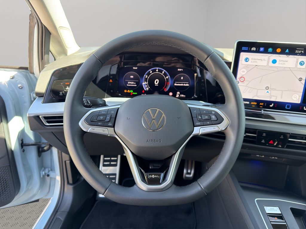 Volkswagen Golf 2025 г. Синий, пробег 27913 км