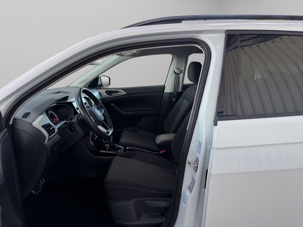 Volkswagen T-Cross 2024 г. Белый, пробег 42020 км